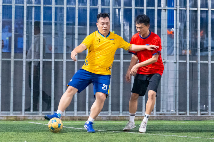 [Hội thao CB-GV-NV 2026] Chốt 08 tấm vé vòng Tứ kết Bóng đá nam 42