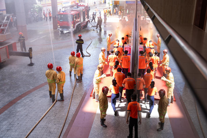 [Video] HUTECH tổ chức diễn tập PCCC & CNCH: Nâng cao năng lực ứng phó, bảo đảm an toàn học đường 94