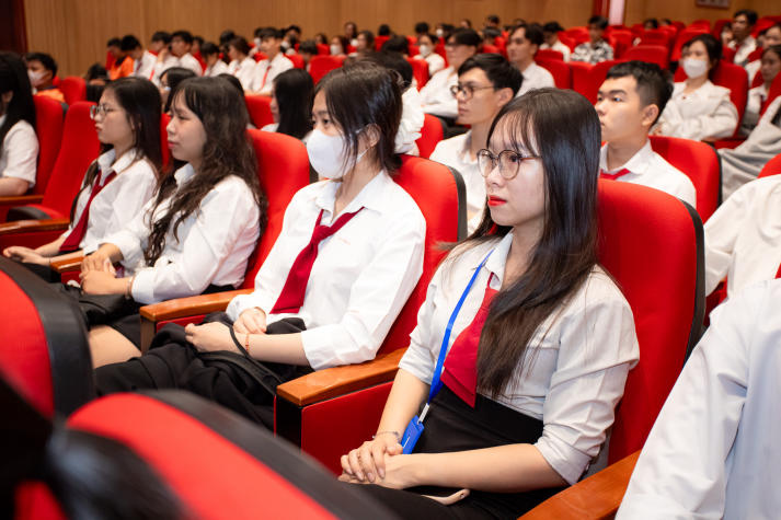 Sinh viên Du lịch - Nhà hàng - Khách sạn học giao tiếp chuẩn Hospitality từ chuyên gia 63