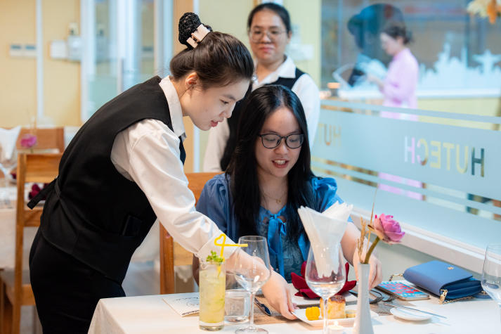 Pura Dining - Khi sinh viên HUTECH vận hành nhà hàng chay fine dining như một mô hình kinh doanh thực thụ 109