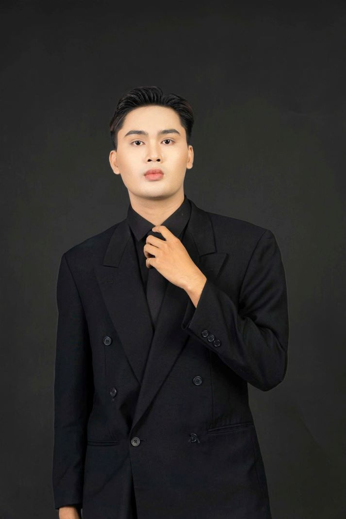 Dàn Miss & Mr HUTECH qua các thời kỳ tái xuất tại Đêm hội văn hóa Chào năm học mới tối 22/10 98