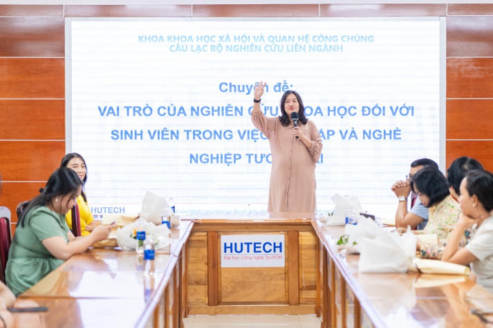 Khoa Khoa học Xã hội và Quan hệ Công chúng truyền lửa đam mê nghiên cứu khoa học cho sinh viên 33