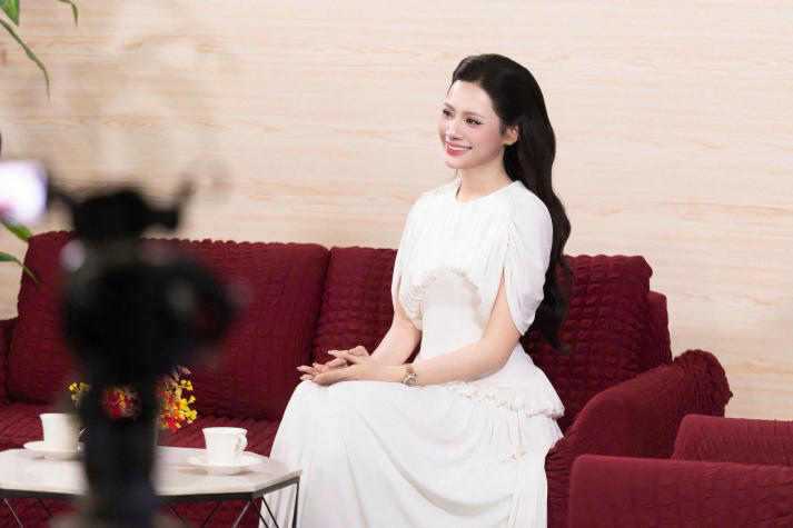 Hoa hậu Biển Đảo Việt Nam Đinh Như Phương chinh phục tấm bằng Thạc sĩ, lan tỏa “vẻ đẹp tri thức” 43