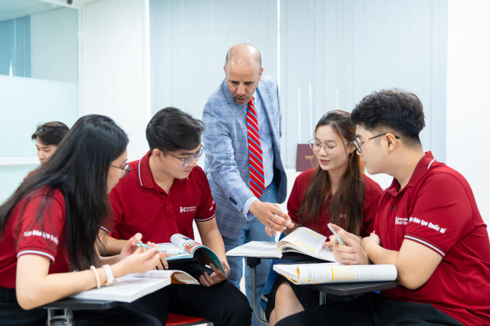 HUTECH earns 5-star rating for teaching quality from QS Rankings 103