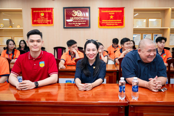 Sinh viên Khoa Luật lắng nghe câu chuyện làm nghề từ những luật sư hàng đầu 69