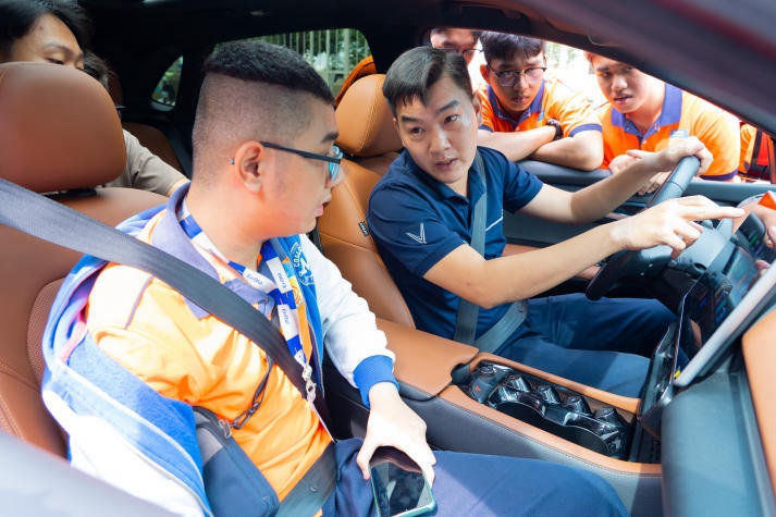 [Video] Học “chất” như sinh viên HUTECH: tự tay thực hiện loạt đồ án hoành tráng 221