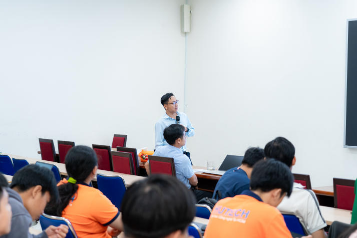Sinh viên Viện Khoa học Ứng dụng tập huấn an toàn phòng thí nghiệm, chủ động phòng ngừa rủi ro 31
