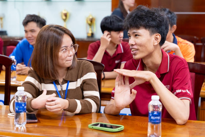 Khai mạc "Vietnam Study Tour Program 2024", sinh viên HUTECH có cơ hội giao lưu quốc tế cùng giảng viên và sinh viên UNIMAS 200
