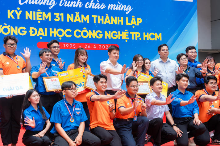 [Ảnh] Rộn ràng chuỗi hoạt động chào tuổi mới, lan tỏa khí thế và khát vọng vươn xa 219