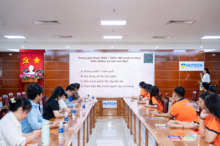 HUTECH-ers so tài kiến thức tại Chung kết “Rung chuông vàng” 51