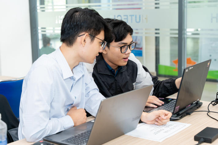 [Video] HUTECH đăng cai Chung kết OAI HCMC 2025: “Sàn đấu” AI mở ra cơ hội chinh phục công nghệ số 55