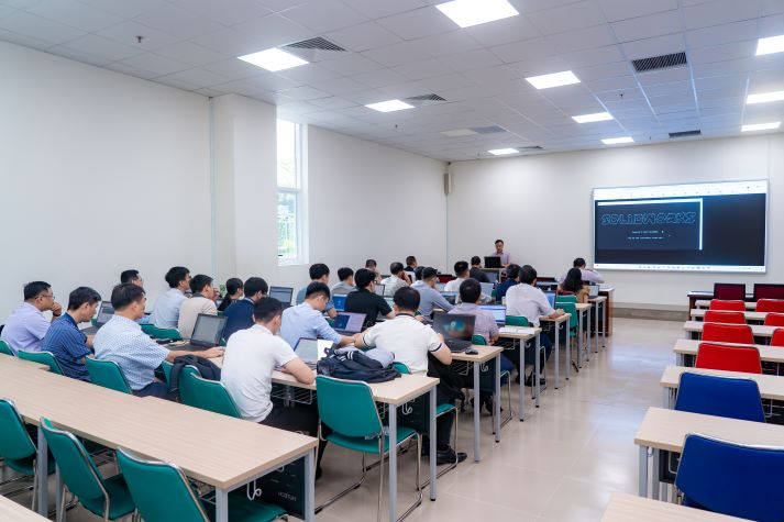 Giảng viên Viện Kỹ thuật HUTECH nâng cao năng lực chuyển đổi số qua tập huấn thiết kế ứng dụng kỹ thuật 33