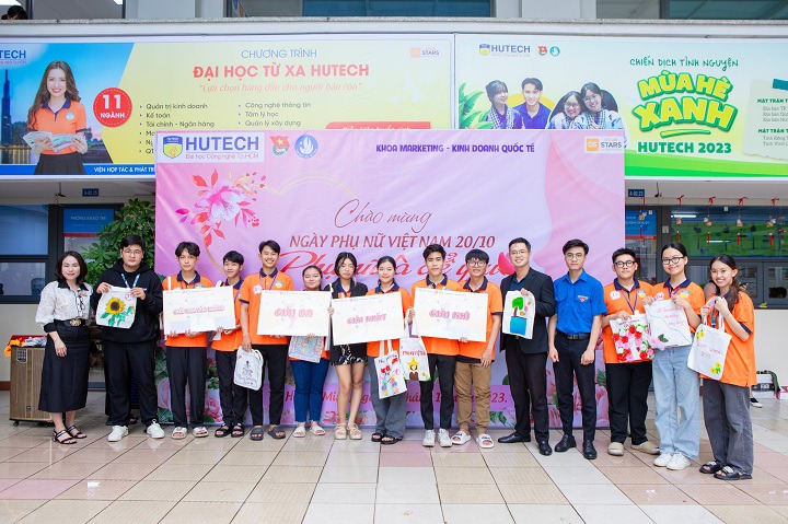 Sinh viên Khoa Marketing - Kinh doanh quốc tế thiết kế túi Tote tôn vinh nét đẹp người phụ nữ 146