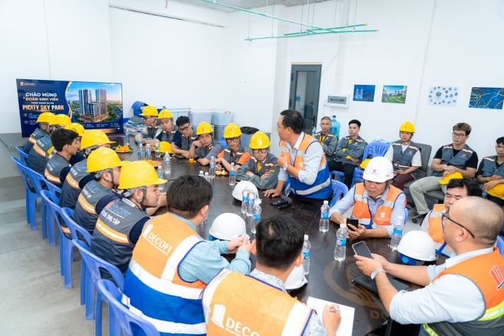 Sinh viên Khoa Xây dựng học nghề từ thực tế công trình 74