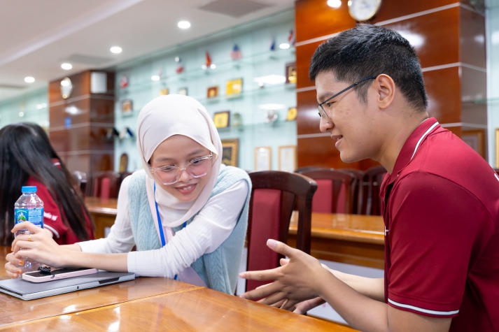 Khai mạc "Vietnam Study Tour Program 2024", sinh viên HUTECH có cơ hội giao lưu quốc tế cùng giảng viên và sinh viên UNIMAS 205