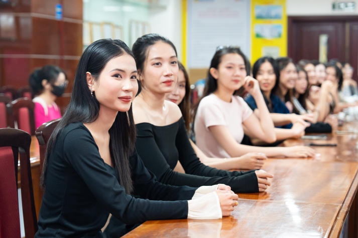 Trang phục hoàn hảo - Chìa khóa tự tin của thí sinh Miss HUTECH 2025 15