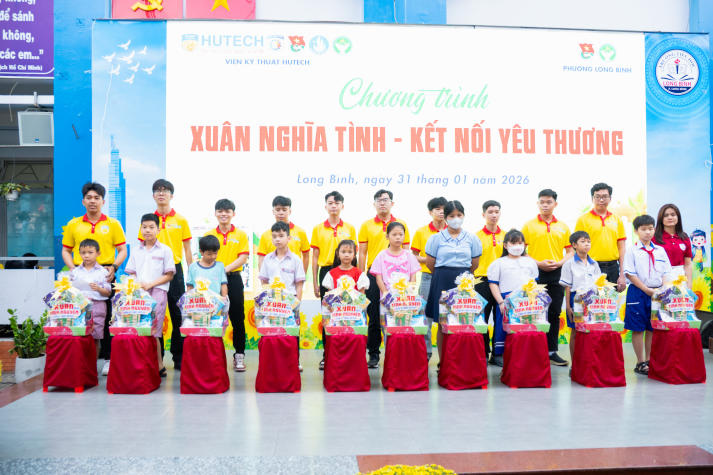 “Kết yêu thương, trao xuân nghĩa tình”: Hành trình sẻ chia mùa xuân của sinh viên Viện Kỹ thuật 44