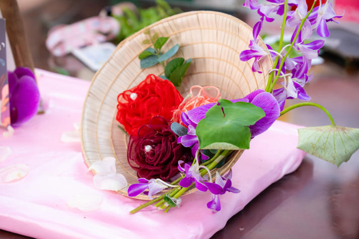 [Ảnh] Khoảnh khắc đẹp tại cuộc thi cắm hoa 20/11: Sinh viên HUTECH gửi trọn yêu thương đến các nhà giáo 101