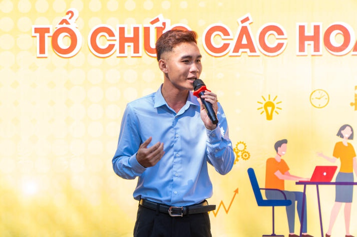 Tập thể Ban cán sự  lớp Thu Duc Campus rèn “Kỹ năng vận động tổ chức các hoạt động tập thể” tại Đền thờ các Vua Hùng 88