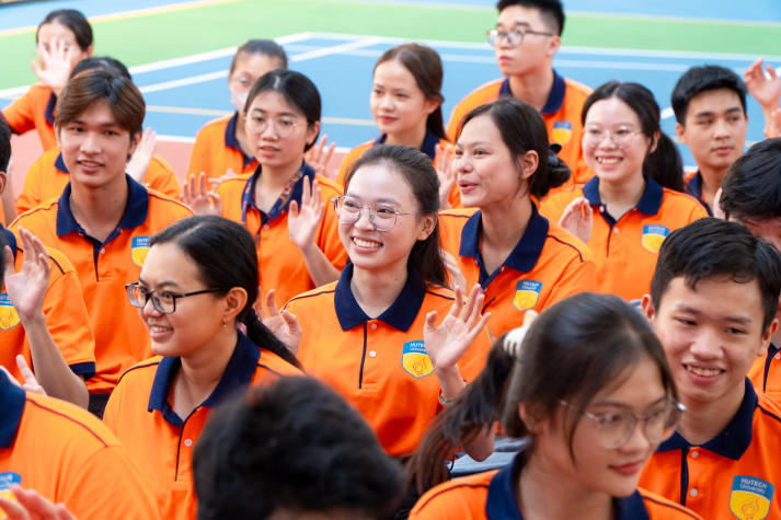 Từ quản trò đến điều phối hoạt động: Ban cán sự HUTECH “lên level” tại chuyên đề kỹ năng 53