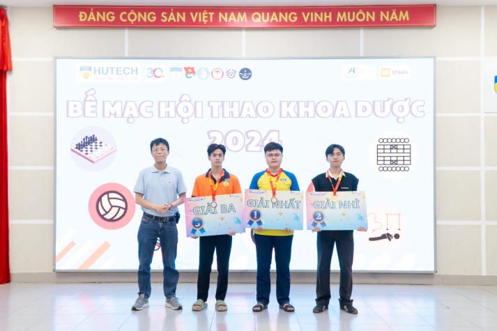 Gala “Xuân sắc màu” và Lễ bế mạc Hội thao sinh viên 2024: rộn ràng mừng xuân, tôn vinh tài năng Khoa Dược 260