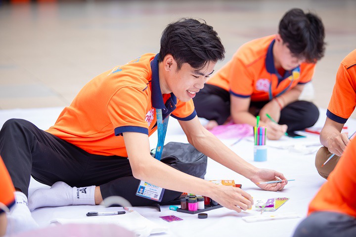 Sinh viên Khoa Marketing - Kinh doanh quốc tế thiết kế túi Tote tôn vinh nét đẹp người phụ nữ 37