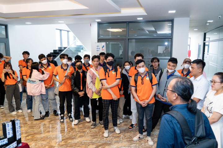 Sinh viên Khoa Kiến trúc - Mỹ thuật tích luỹ kiến thức thực tế tại chuyến tham quan Công ty TNHH Nhôm Nam Sung 18