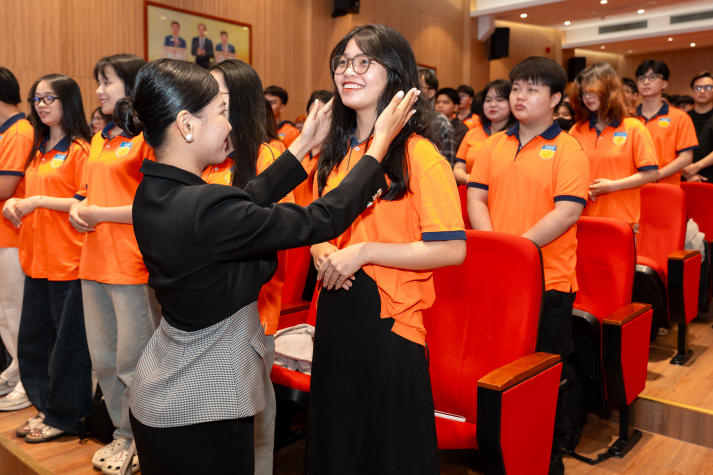 Hoàn thiện hình ảnh cá nhân, sinh viên HUTECH tự tin tỏa sáng với phong thái chuyên nghiệp 61