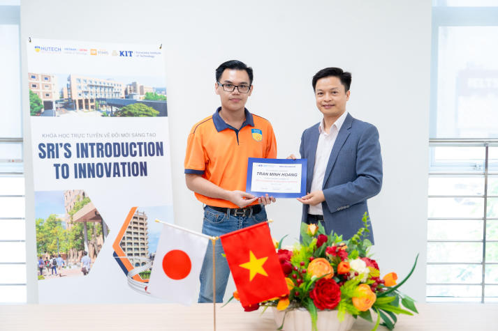 Sinh viên VJIT “chốt ý tưởng” tại lễ bế giảng khóa học đổi mới sáng tạo I2I Workshop 69