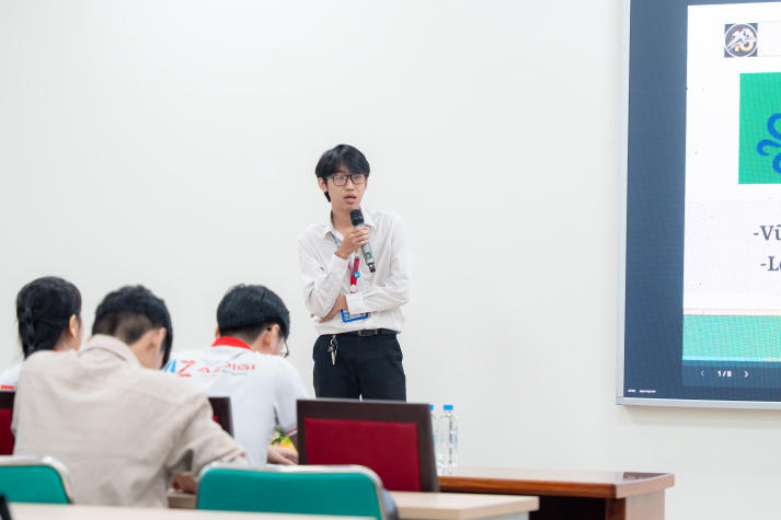 [Video] Chuyện kể bằng website: IT-ers HUTECH truyền cảm hứng tại My First Website 2025 34