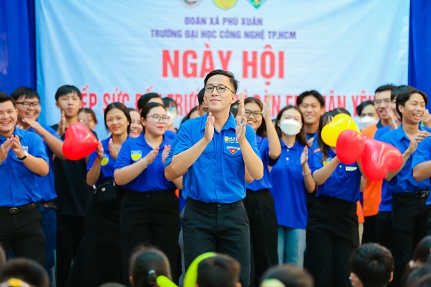 Mùa hè xanh HUTECH 2022: Mặt trận TP.HCM khánh thành sân chơi & tổ chức Ngày hội thiếu nhi tại xã Phú Xuân 69