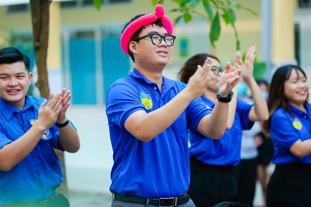 Mùa hè xanh HUTECH 2022: Mặt trận TP.HCM khánh thành sân chơi & tổ chức Ngày hội thiếu nhi tại xã Phú Xuân 71