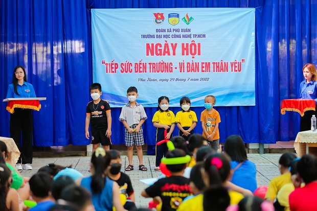 Mùa hè xanh HUTECH 2022: Mặt trận TP.HCM khánh thành sân chơi & tổ chức Ngày hội thiếu nhi tại xã Phú Xuân 114