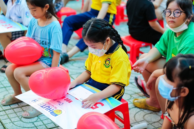 Mùa hè xanh HUTECH 2022: Mặt trận TP.HCM khánh thành sân chơi & tổ chức Ngày hội thiếu nhi tại xã Phú Xuân 116