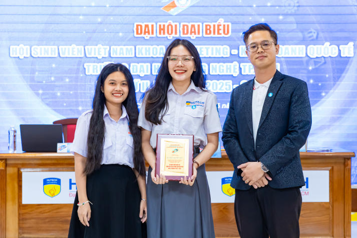 Bước chuyển mình mạnh mẽ của phong trào sinh viên Khoa Marketing - Kinh doanh quốc tế nhiệm kỳ 2025 - 2028 192