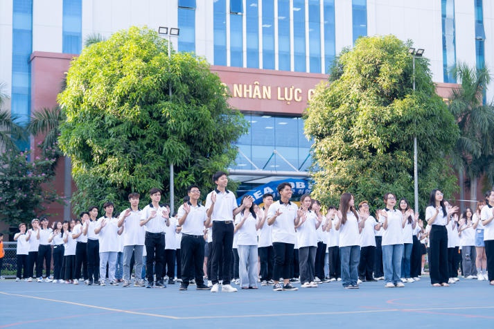 [Video] “Choáng ngợp” trước hơn 1.500 cơ hội việc làm cho sinh viên HUTECH tại “KOREA JOB FAIR 2024” 36