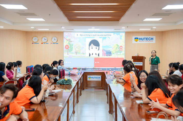 Sinh viên HUTECH củng cố nền tảng chuyên môn về làn da trong ngành Công nghệ thẩm mỹ 56