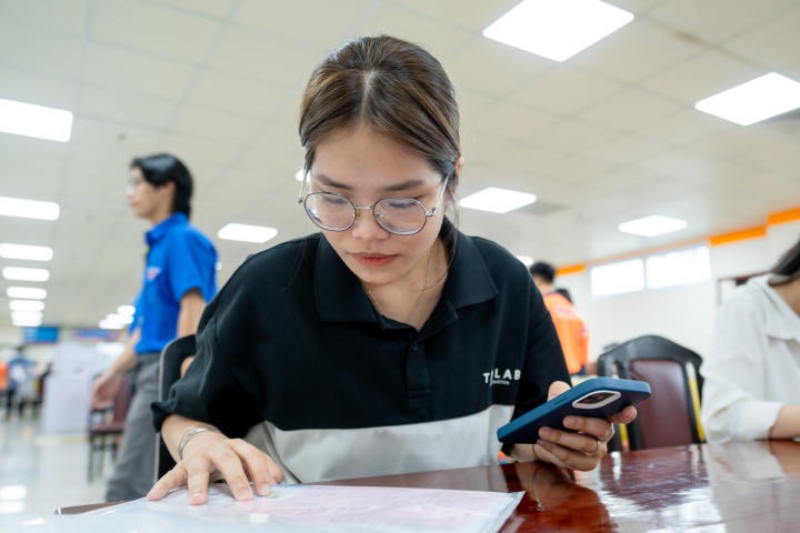 HUTECH tặng học bổng toàn phần 100% học phí cho nữ sinh nghèo hiếu học Phạm Thị Kim Ngọc Ánh 69
