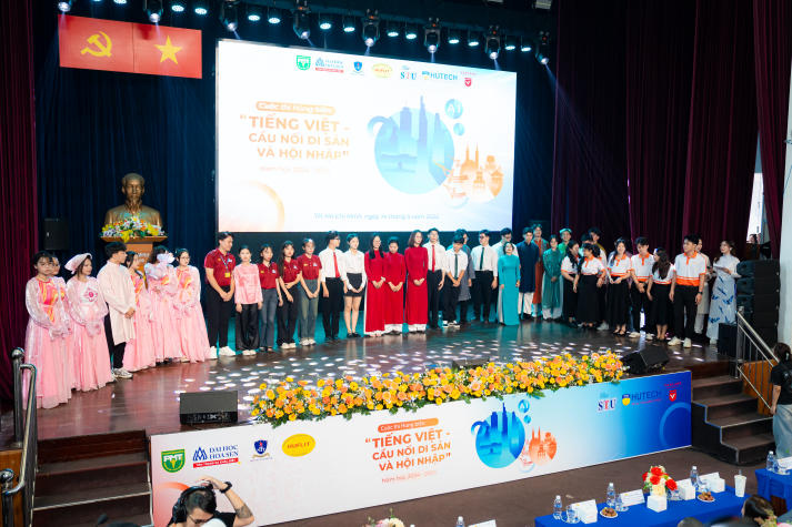 Sinh viên HUTECH tỏa sáng tại Cuộc thi Hùng biện tiếng Việt Khối thi đua 21 năm học 2024-2025 13