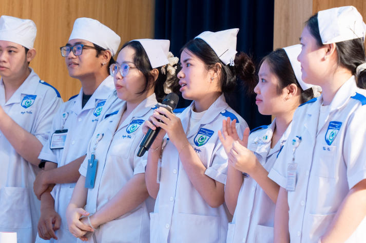 “Chạy trạm” cấp cứu, sinh viên Khoa Điều dưỡng - Kỹ thuật y học luyện bản lĩnh xử trí tình huống y khoa 28