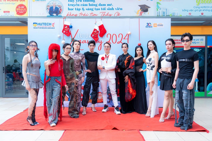 Cultural Day Xmas Joy 2024: Sinh viên Khoa Tiếng Anh lan tỏa tinh thần Giáng sinh cùng bè bạn quốc tế 104