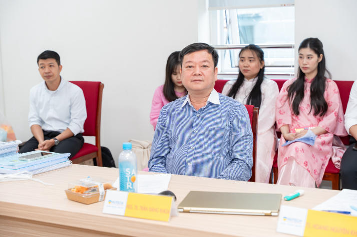 Nhiều giải pháp quản trị thực tiễn được trình bày tại buổi bảo vệ luận văn/đề án Thạc sĩ Quản trị kinh doanh 21