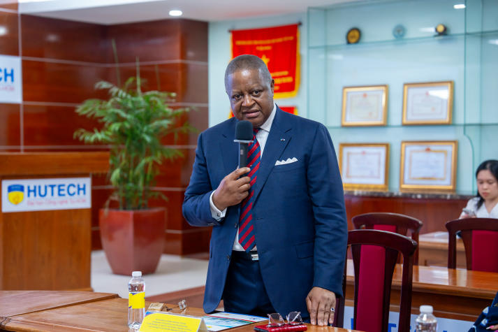 HUTECH welcomes Liberian Ambassador’s Delegation to foster global education partnerships 23