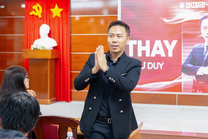 Sinh viên Khoa Kiến trúc - Mỹ thuật tham dự talkshow “Khởi nghiệp” cùng chuyên gia 18