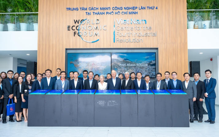 GS.TSKH. Hồ Đắc Lộc tham gia làm việc cùng Chủ tịch Diễn đàn Kinh tế Thế giới (WEF) 10