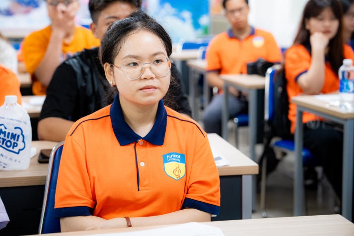 Sinh viên Khoa Nhật Bản học HUTECH nắm bắt kỹ năng tổ chức sự kiện 38