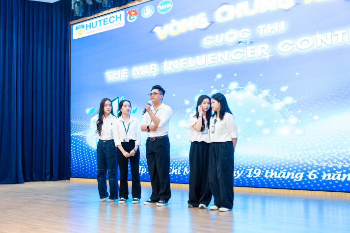 Bí quyết giúp sinh viên HUTECH tự tin truyền đạt ý tưởng, làm chủ sân khấu 117