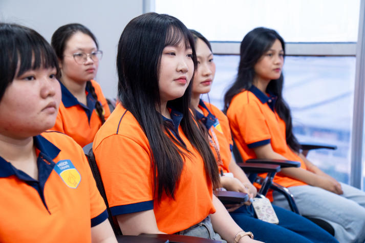 Sinh viên ngành Ngôn ngữ Nhật khám phá nghiệp vụ dự toán tại ACSD 45