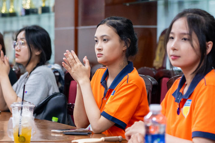 Sinh viên Khoa Marketing - Kinh doanh quốc tế khám phá NFT trong hành trình phát triển thương hiệu cá nhân 66