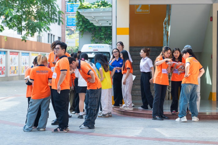 “Hướng về 5 tốt” với loạt thử thách thú vị cùng sinh viên Khoa Khoa học Xã hội và Quan hệ Công chúng 29